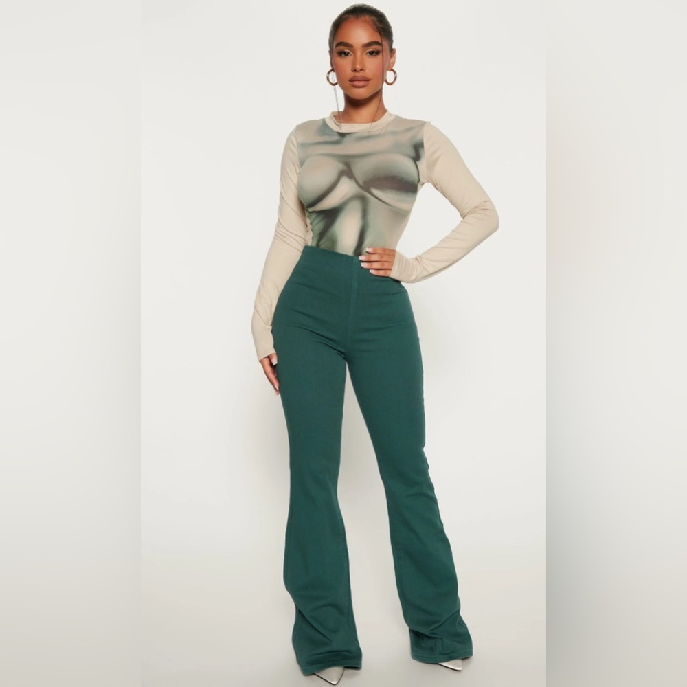 Fashion Nova Pull On No Gap Stretch Flare Jeans 💚